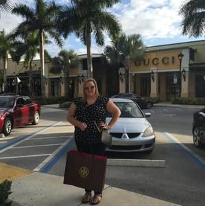 Meet your Posher, Janelle